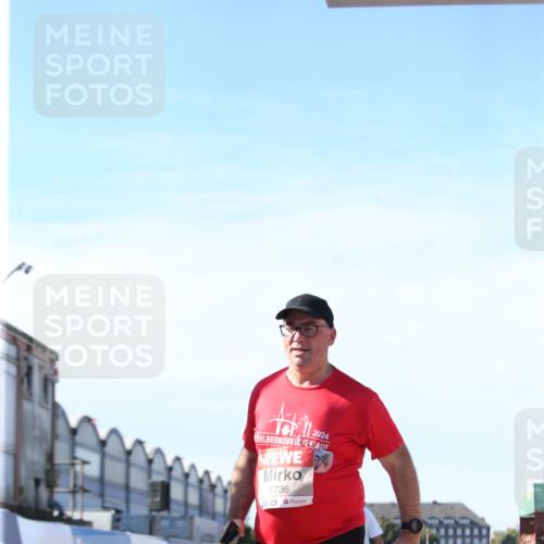 03.10.2025 - Köhlbrandbrückenlauf Jannik Wohlers http://msf.ph/oto/9131168 03.10.2025 13:49:21 Ziel 5736, 6102 meine-sportfotos.de