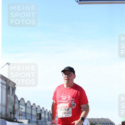 03.10.2025 - Köhlbrandbrückenlauf Jannik Wohlers http://msf.ph/oto/9131169 03.10.2025 13:49:21 Ziel 5736, 6102 meine-sportfotos.de