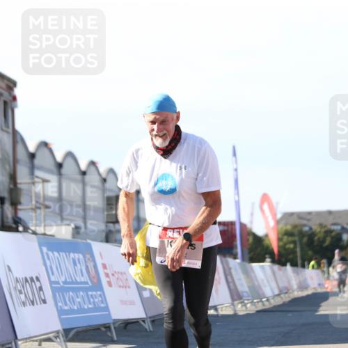 03.10.2025 - Köhlbrandbrückenlauf Jannik Wohlers http://msf.ph/oto/9131179 03.10.2025 13:49:25 Ziel 5736, 6102 meine-sportfotos.de