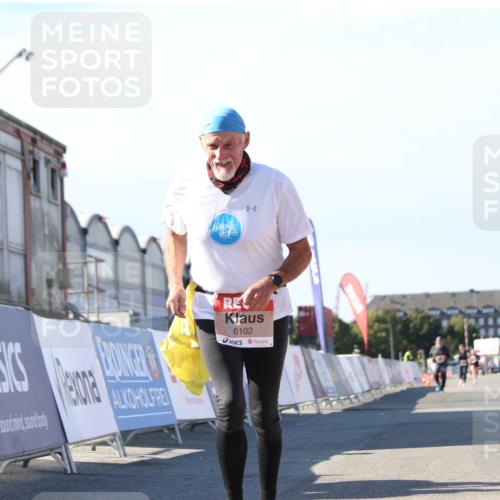 03.10.2025 - Köhlbrandbrückenlauf Jannik Wohlers http://msf.ph/oto/9131187 03.10.2025 13:49:26 Ziel 5736, 6102 meine-sportfotos.de