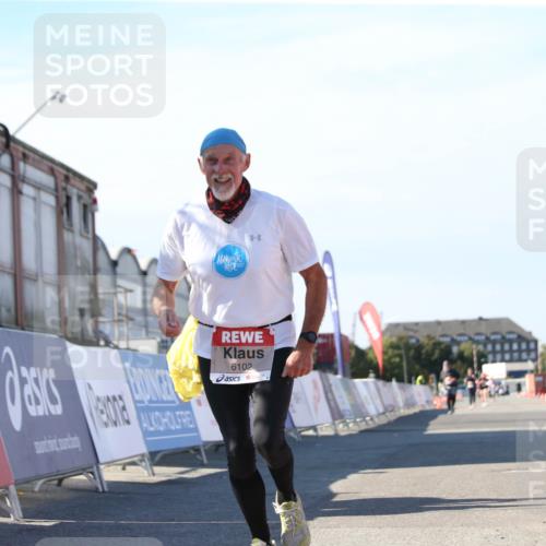 03.10.2025 - Köhlbrandbrückenlauf Jannik Wohlers http://msf.ph/oto/9131195 03.10.2025 13:49:26 Ziel 5736, 6102 meine-sportfotos.de
