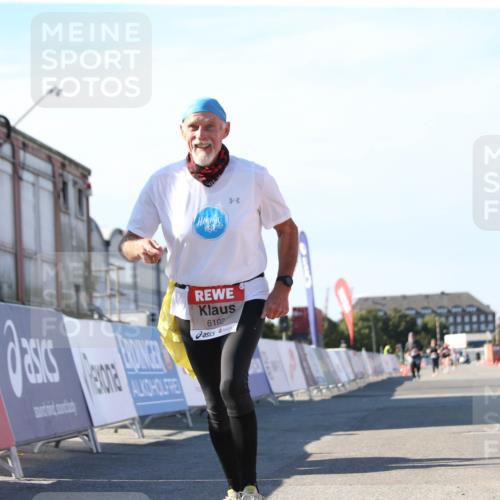 03.10.2025 - Köhlbrandbrückenlauf Jannik Wohlers http://msf.ph/oto/9131196 03.10.2025 13:49:26 Ziel 5736, 6102 meine-sportfotos.de