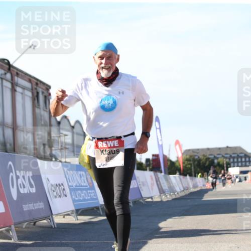 03.10.2025 - Köhlbrandbrückenlauf Jannik Wohlers http://msf.ph/oto/9131199 03.10.2025 13:49:26 Ziel 5736, 6102 meine-sportfotos.de