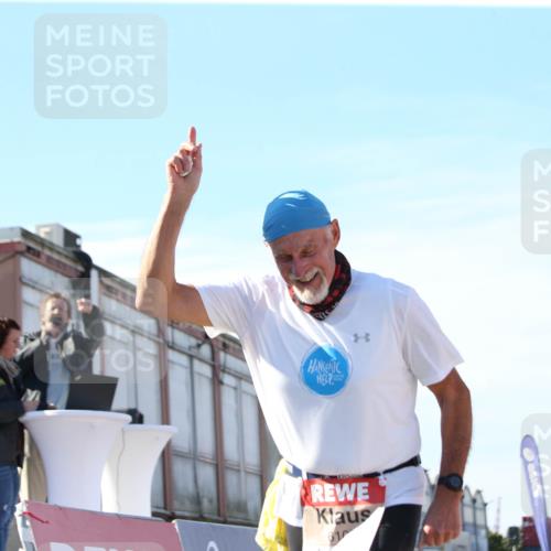 03.10.2025 - Köhlbrandbrückenlauf Jannik Wohlers http://msf.ph/oto/9131205 03.10.2025 13:49:27 Ziel 5736, 6102 meine-sportfotos.de
