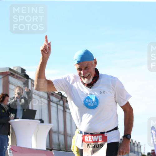 03.10.2025 - Köhlbrandbrückenlauf Jannik Wohlers http://msf.ph/oto/9131207 03.10.2025 13:49:27 Ziel 5736, 6102 meine-sportfotos.de