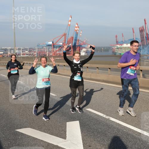 03.10.2025 - Köhlbrandbrückenlauf Yannick Fuchs http://msf.ph/oto/9131217 03.10.2025 09:03:22 Position 2 2927, 2988 meine-sportfotos.de