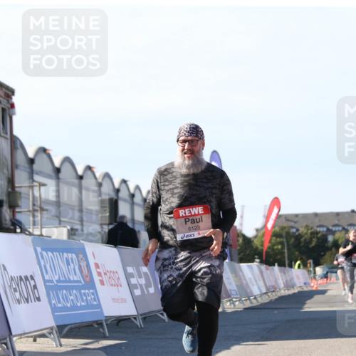 03.10.2025 - Köhlbrandbrückenlauf Jannik Wohlers http://msf.ph/oto/9131228 03.10.2025 13:49:41 Ziel 6123 meine-sportfotos.de