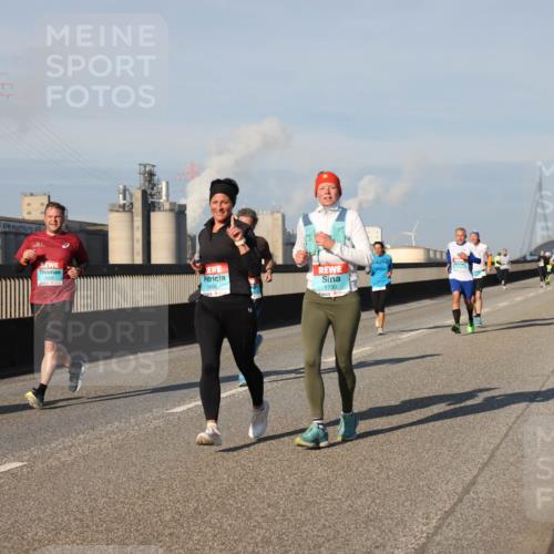 03.10.2025 - Köhlbrandbrückenlauf Lena Gebhardt http://msf.ph/oto/9131229 03.10.2025 09:49:56 Position 2 1496, 1730 meine-sportfotos.de