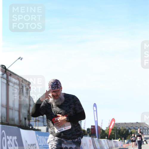 03.10.2025 - Köhlbrandbrückenlauf Jannik Wohlers http://msf.ph/oto/9131240 03.10.2025 13:49:42 Ziel 6123 meine-sportfotos.de