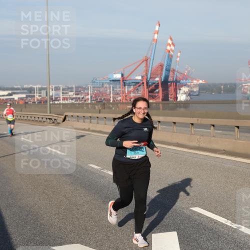 03.10.2025 - Köhlbrandbrückenlauf Yannick Fuchs http://msf.ph/oto/9131281 03.10.2025 09:03:24 Position 2 3571 meine-sportfotos.de