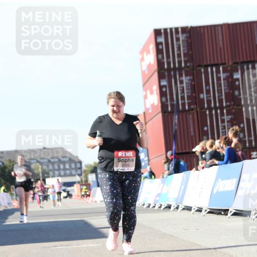 03.10.2025 - Köhlbrandbrückenlauf Jannik Wohlers http://msf.ph/oto/9131282 03.10.2025 13:49:50 Ziel 5316, 6123 meine-sportfotos.de
