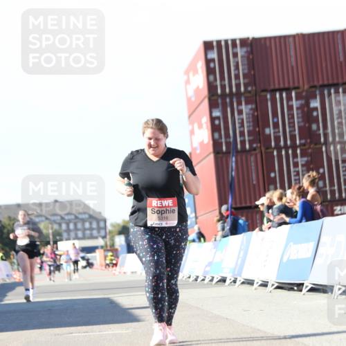 03.10.2025 - Köhlbrandbrückenlauf Jannik Wohlers http://msf.ph/oto/9131285 03.10.2025 13:49:50 Ziel 5316, 6123 meine-sportfotos.de