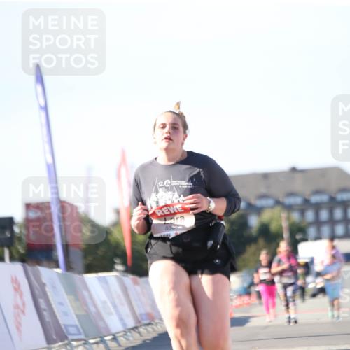 03.10.2025 - Köhlbrandbrückenlauf Jannik Wohlers http://msf.ph/oto/9131305 03.10.2025 13:49:55 Ziel 5316, 5364 meine-sportfotos.de