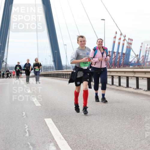 03.10.2025 - Köhlbrandbrückenlauf Lena Gebhardt http://msf.ph/oto/9131316 03.10.2025 16:07:45 Position 2 5224, 8421 meine-sportfotos.de