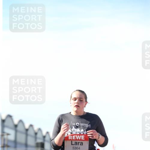 03.10.2025 - Köhlbrandbrückenlauf Jannik Wohlers http://msf.ph/oto/9131319 03.10.2025 13:49:58 Ziel 5316, 5364 meine-sportfotos.de