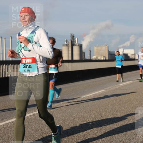 03.10.2025 - Köhlbrandbrückenlauf Lena Gebhardt http://msf.ph/oto/9131334 03.10.2025 09:49:58 Position 2 1730 meine-sportfotos.de