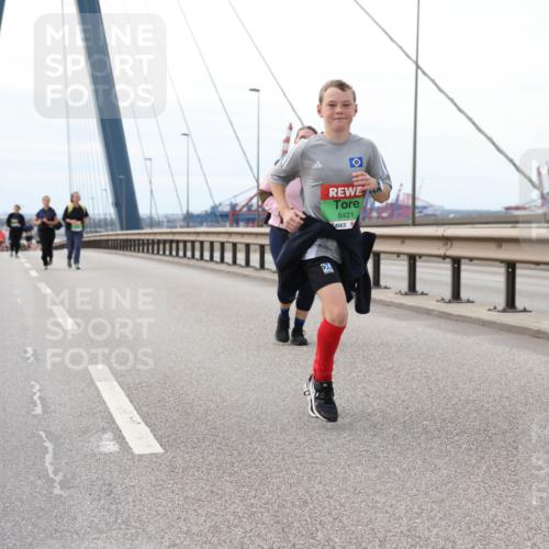 03.10.2025 - Köhlbrandbrückenlauf Lena Gebhardt http://msf.ph/oto/9131336 03.10.2025 16:07:46 Position 2 8421 meine-sportfotos.de