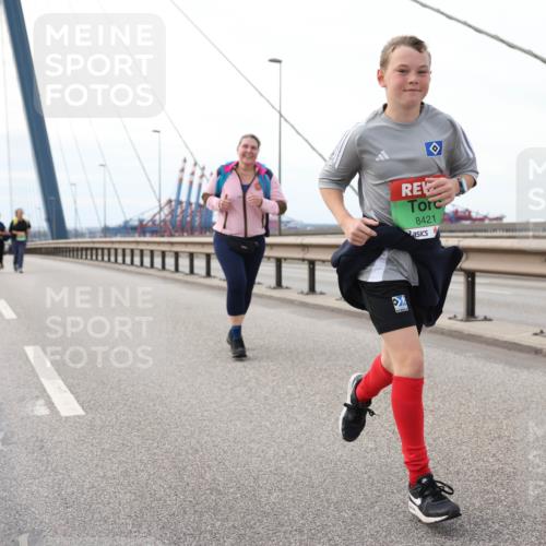 03.10.2025 - Köhlbrandbrückenlauf Lena Gebhardt http://msf.ph/oto/9131355 03.10.2025 16:07:46 Position 2 8421 meine-sportfotos.de