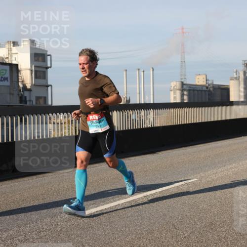 03.10.2025 - Köhlbrandbrückenlauf Lena Gebhardt http://msf.ph/oto/9131397 03.10.2025 09:49:59 Position 2 2903 meine-sportfotos.de