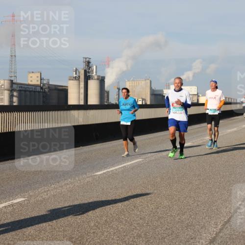 03.10.2025 - Köhlbrandbrückenlauf Lena Gebhardt http://msf.ph/oto/9131412 03.10.2025 09:49:59 Position 2 2716 meine-sportfotos.de
