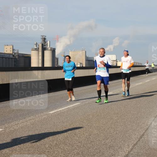 03.10.2025 - Köhlbrandbrückenlauf Lena Gebhardt http://msf.ph/oto/9131419 03.10.2025 09:49:59 Position 2 2716 meine-sportfotos.de