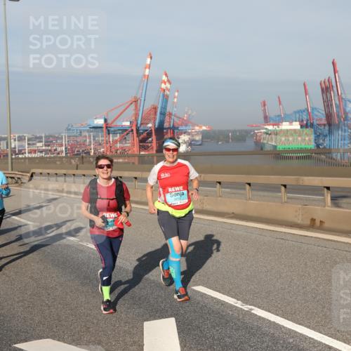 03.10.2025 - Köhlbrandbrückenlauf Yannick Fuchs http://msf.ph/oto/9131443 03.10.2025 09:03:33 Position 2 3412 meine-sportfotos.de