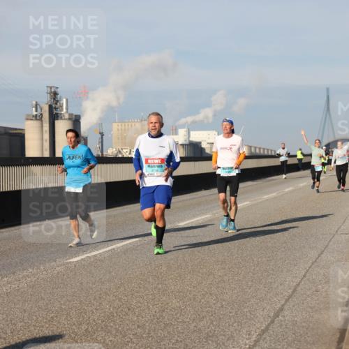 03.10.2025 - Köhlbrandbrückenlauf Lena Gebhardt http://msf.ph/oto/9131447 03.10.2025 09:50:00 Position 2 2716 meine-sportfotos.de