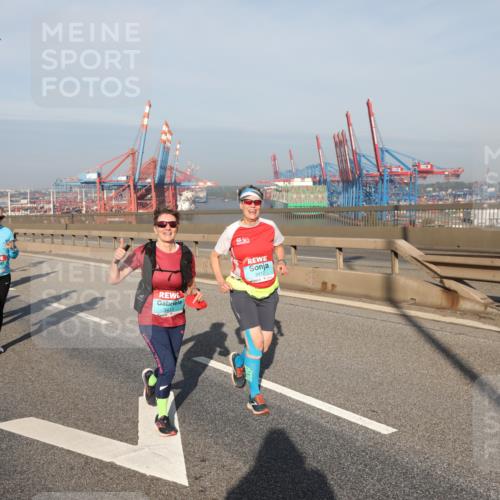 03.10.2025 - Köhlbrandbrückenlauf Yannick Fuchs http://msf.ph/oto/9131458 03.10.2025 09:03:34 Position 2 3413, 3412 meine-sportfotos.de