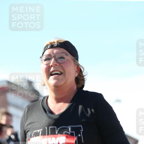 03.10.2025 - Köhlbrandbrückenlauf Jannik Wohlers http://msf.ph/oto/9131470 03.10.2025 13:50:24 Ziel 5225, 5294, 5547, 5611, 5612 meine-sportfotos.de