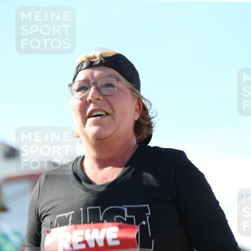 03.10.2025 - Köhlbrandbrückenlauf Jannik Wohlers http://msf.ph/oto/9131473 03.10.2025 13:50:24 Ziel 5225, 5294, 5547, 5611, 5612 meine-sportfotos.de