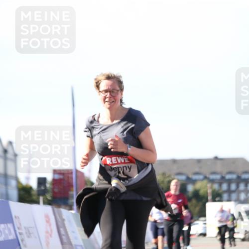 03.10.2025 - Köhlbrandbrückenlauf Jannik Wohlers http://msf.ph/oto/9131483 03.10.2025 13:50:28 Ziel 5225, 5294, 5547 meine-sportfotos.de