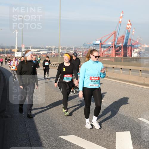 03.10.2025 - Köhlbrandbrückenlauf Yannick Fuchs http://msf.ph/oto/9131511 03.10.2025 09:03:35 Position 2 2597 meine-sportfotos.de