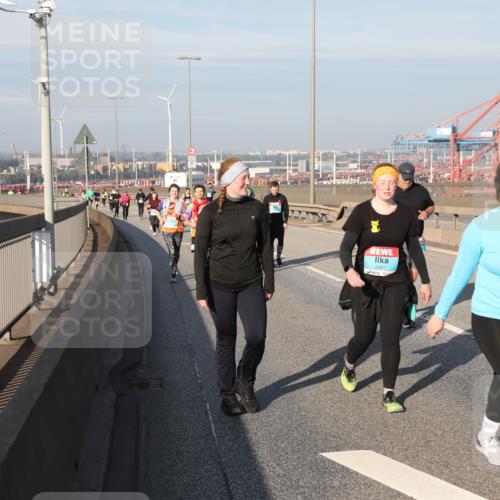 03.10.2025 - Köhlbrandbrückenlauf Yannick Fuchs http://msf.ph/oto/9131516 03.10.2025 09:03:36 Position 2 2887, 2597 meine-sportfotos.de