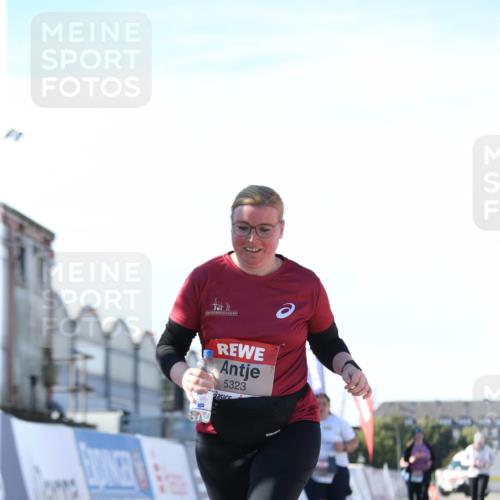 03.10.2025 - Köhlbrandbrückenlauf Jannik Wohlers http://msf.ph/oto/9131529 03.10.2025 13:50:38 Ziel 5294, 5323, 5608 meine-sportfotos.de