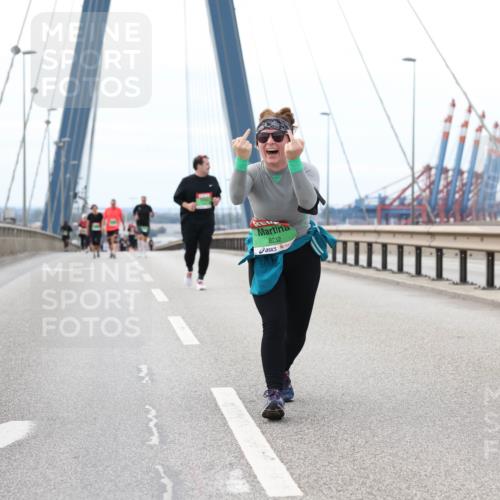 03.10.2025 - Köhlbrandbrückenlauf Lena Gebhardt http://msf.ph/oto/9131542 03.10.2025 16:08:18 Position 2 8232 meine-sportfotos.de