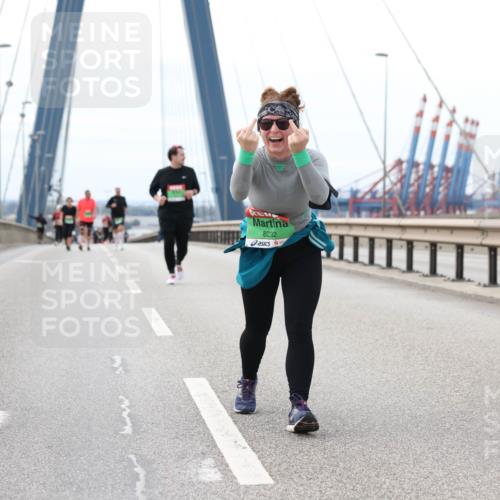 03.10.2025 - Köhlbrandbrückenlauf Lena Gebhardt http://msf.ph/oto/9131551 03.10.2025 16:08:18 Position 2 8232 meine-sportfotos.de