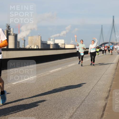 03.10.2025 - Köhlbrandbrückenlauf Lena Gebhardt http://msf.ph/oto/9131616 03.10.2025 09:50:02 Position 2 3426 meine-sportfotos.de