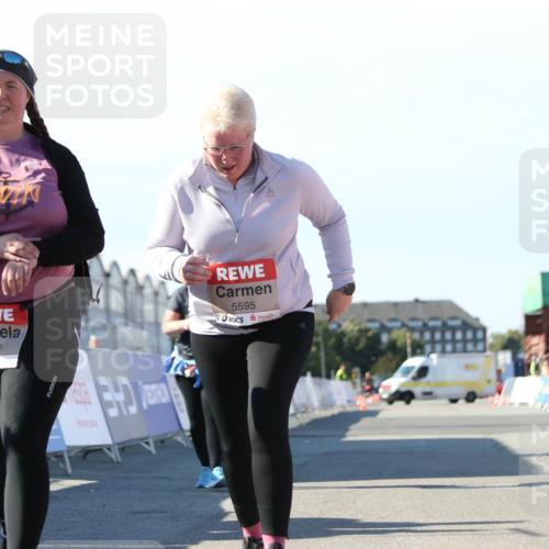 03.10.2025 - Köhlbrandbrückenlauf Jannik Wohlers http://msf.ph/oto/9131622 03.10.2025 13:50:50 Ziel 4851, 5472, 5595, 5608, 5992 meine-sportfotos.de