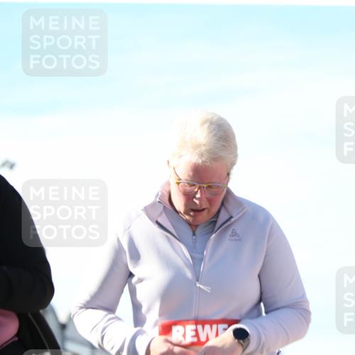 03.10.2025 - Köhlbrandbrückenlauf Jannik Wohlers http://msf.ph/oto/9131632 03.10.2025 13:50:51 Ziel 4851, 5472, 5595, 5608, 5992 meine-sportfotos.de