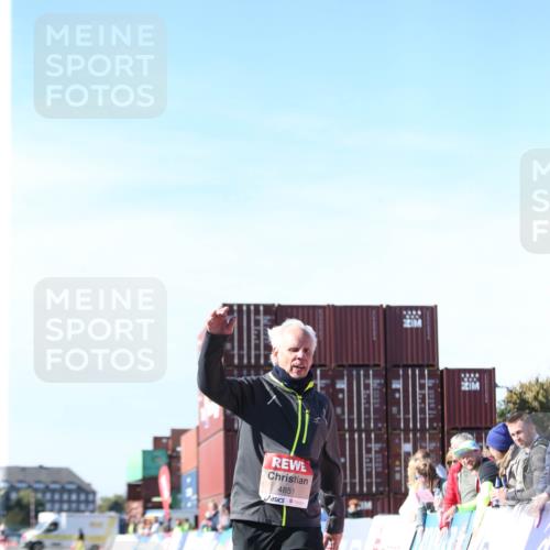 03.10.2025 - Köhlbrandbrückenlauf Jannik Wohlers http://msf.ph/oto/9131649 03.10.2025 13:50:54 Ziel 4851, 5472, 5595, 5992 meine-sportfotos.de