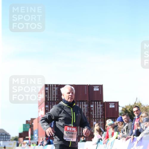 03.10.2025 - Köhlbrandbrückenlauf Jannik Wohlers http://msf.ph/oto/9131675 03.10.2025 13:50:54 Ziel 4851, 5472, 5595, 5992 meine-sportfotos.de