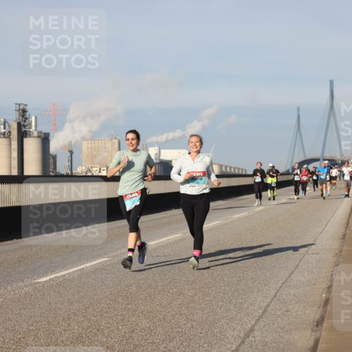 03.10.2025 - Köhlbrandbrückenlauf Lena Gebhardt http://msf.ph/oto/9131686 03.10.2025 09:50:05 Position 2  meine-sportfotos.de