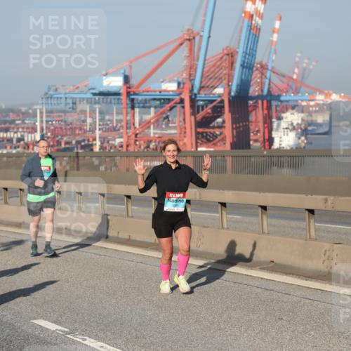 03.10.2025 - Köhlbrandbrückenlauf Yannick Fuchs http://msf.ph/oto/9131689 03.10.2025 09:03:46 Position 2 3095 meine-sportfotos.de