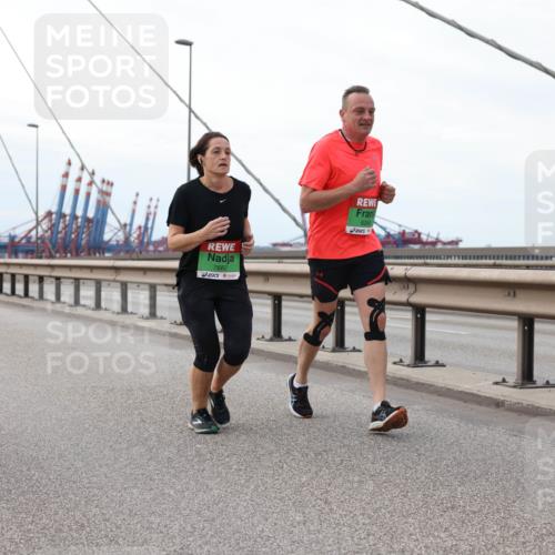 03.10.2025 - Köhlbrandbrückenlauf Lena Gebhardt http://msf.ph/oto/9131698 03.10.2025 16:08:34 Position 2 7682, 8284, 3 meine-sportfotos.de