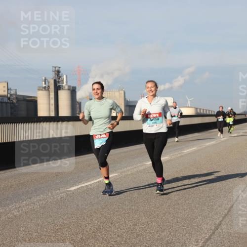 03.10.2025 - Köhlbrandbrückenlauf Lena Gebhardt http://msf.ph/oto/9131702 03.10.2025 09:50:06 Position 2 1395 meine-sportfotos.de