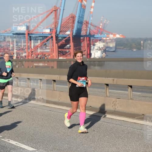 03.10.2025 - Köhlbrandbrückenlauf Yannick Fuchs http://msf.ph/oto/9131713 03.10.2025 09:03:46 Position 2  meine-sportfotos.de