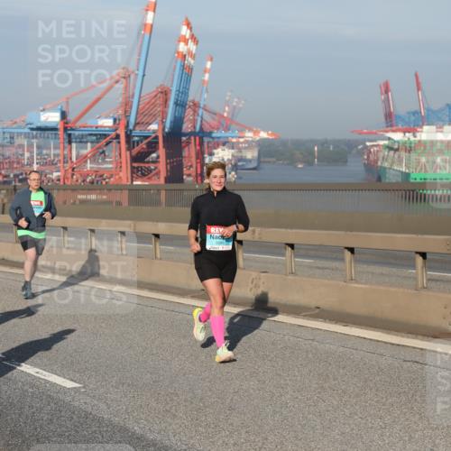 03.10.2025 - Köhlbrandbrückenlauf Yannick Fuchs http://msf.ph/oto/9131717 03.10.2025 09:03:47 Position 2 1982 meine-sportfotos.de