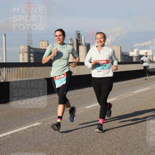 03.10.2025 - Köhlbrandbrückenlauf Lena Gebhardt http://msf.ph/oto/9131741 03.10.2025 09:50:06 Position 2 3717, 1395 meine-sportfotos.de