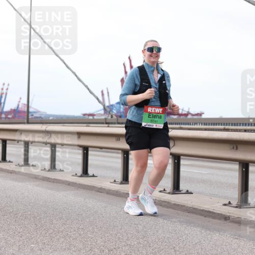 03.10.2025 - Köhlbrandbrückenlauf Lena Gebhardt http://msf.ph/oto/9131761 03.10.2025 16:08:49 Position 2 8741 meine-sportfotos.de