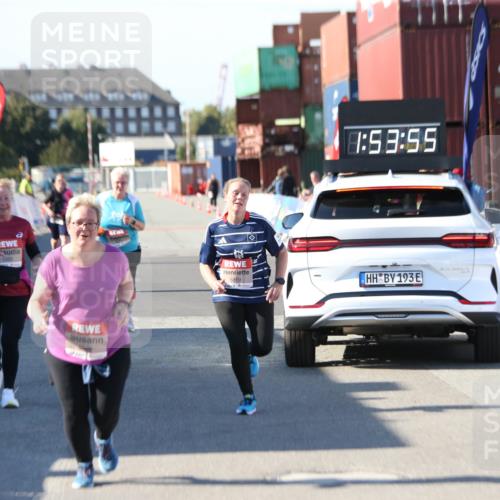 03.10.2025 - Köhlbrandbrückenlauf Jannik Wohlers http://msf.ph/oto/9131763 03.10.2025 13:53:56 Ziel 5603, 5819, 6529 meine-sportfotos.de